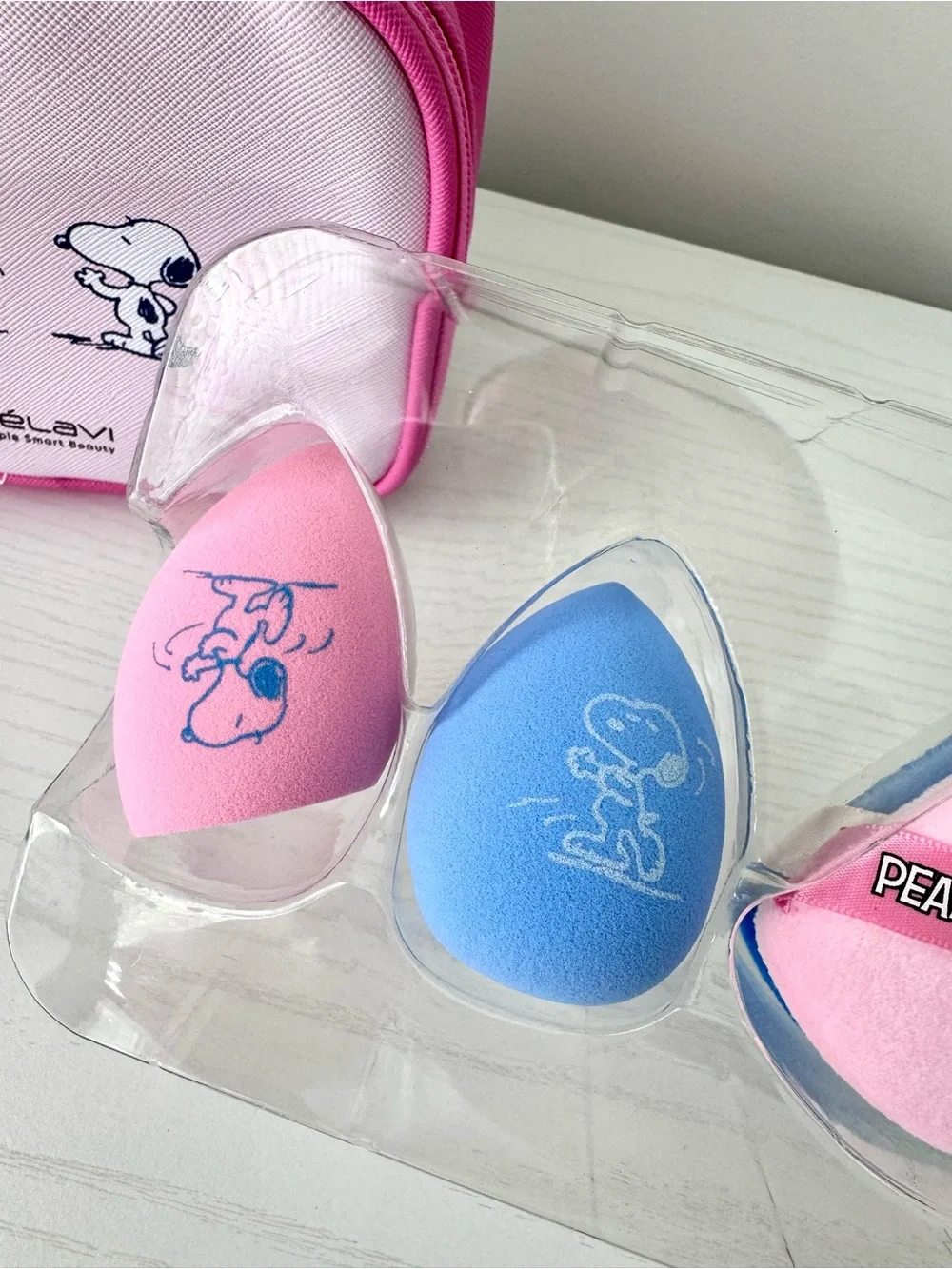 Peanuts x Celavi Pink Snoopy Blender Set with  Cosmetic Case